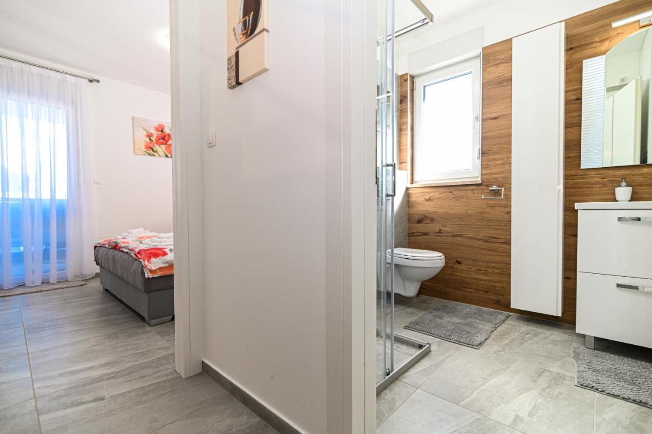 Luxury Apartment With Swimming Pool Ana Трогир Экстерьер фото