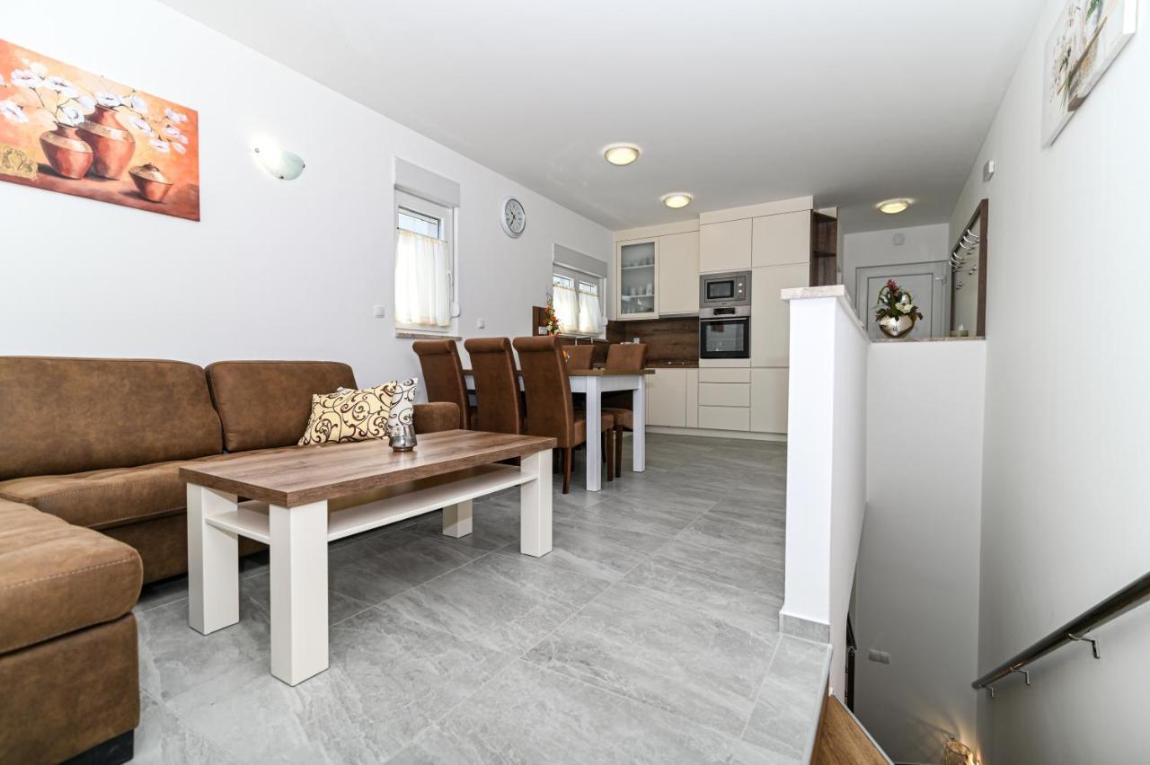 Luxury Apartment With Swimming Pool Ana Трогир Экстерьер фото