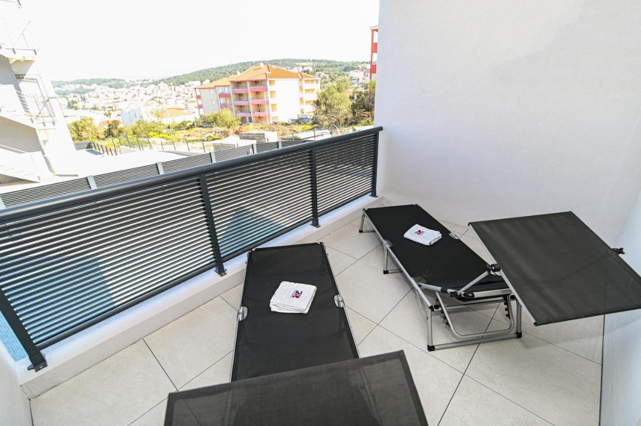 Luxury Apartment With Swimming Pool Ana Трогир Экстерьер фото