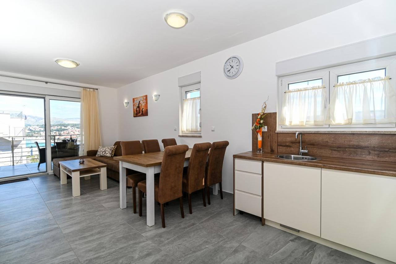 Luxury Apartment With Swimming Pool Ana Трогир Экстерьер фото