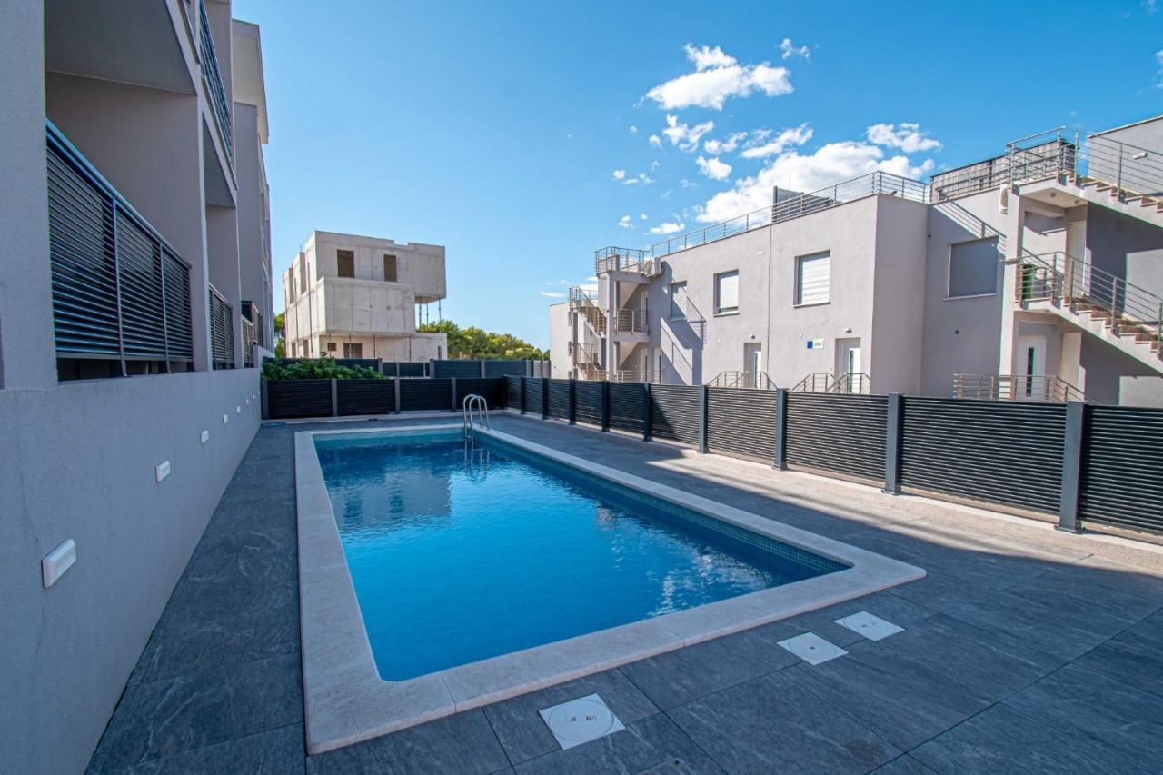 Luxury Apartment With Swimming Pool Ana Трогир Экстерьер фото