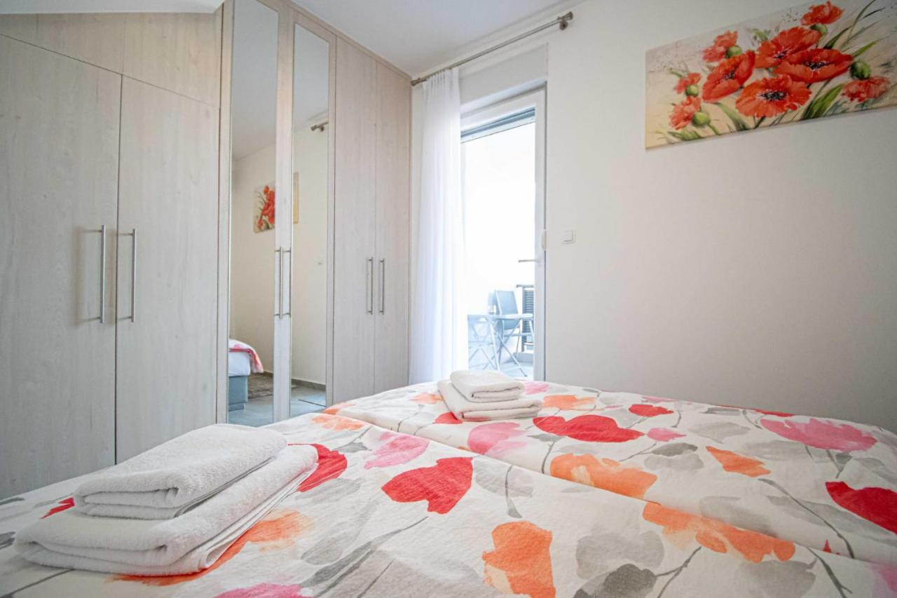 Luxury Apartment With Swimming Pool Ana Трогир Экстерьер фото