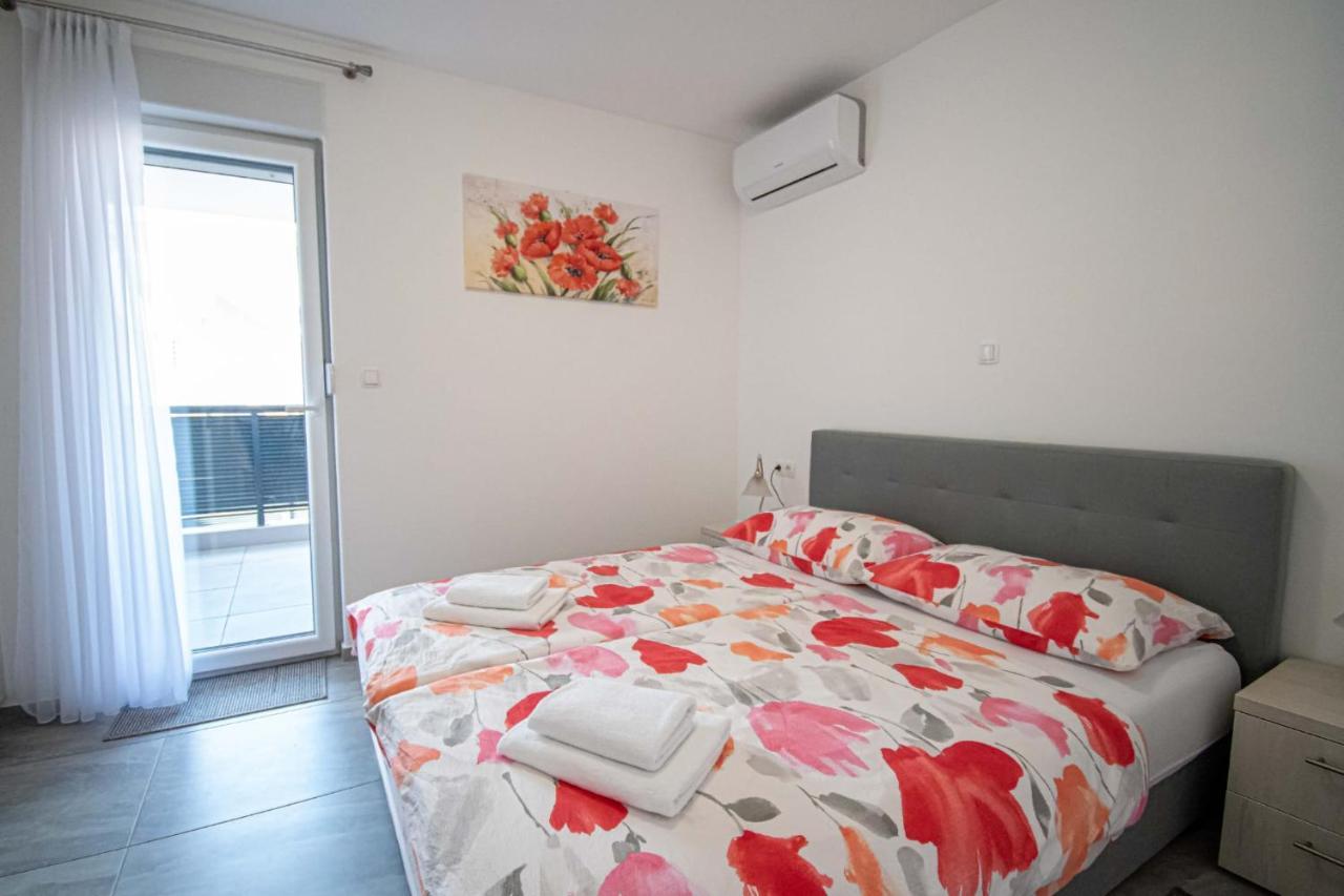 Luxury Apartment With Swimming Pool Ana Трогир Экстерьер фото